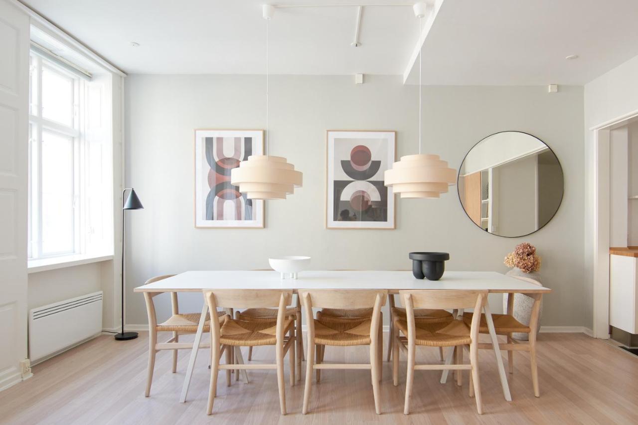 2br In Vibrant & Colourful Nyhavn Leilighet