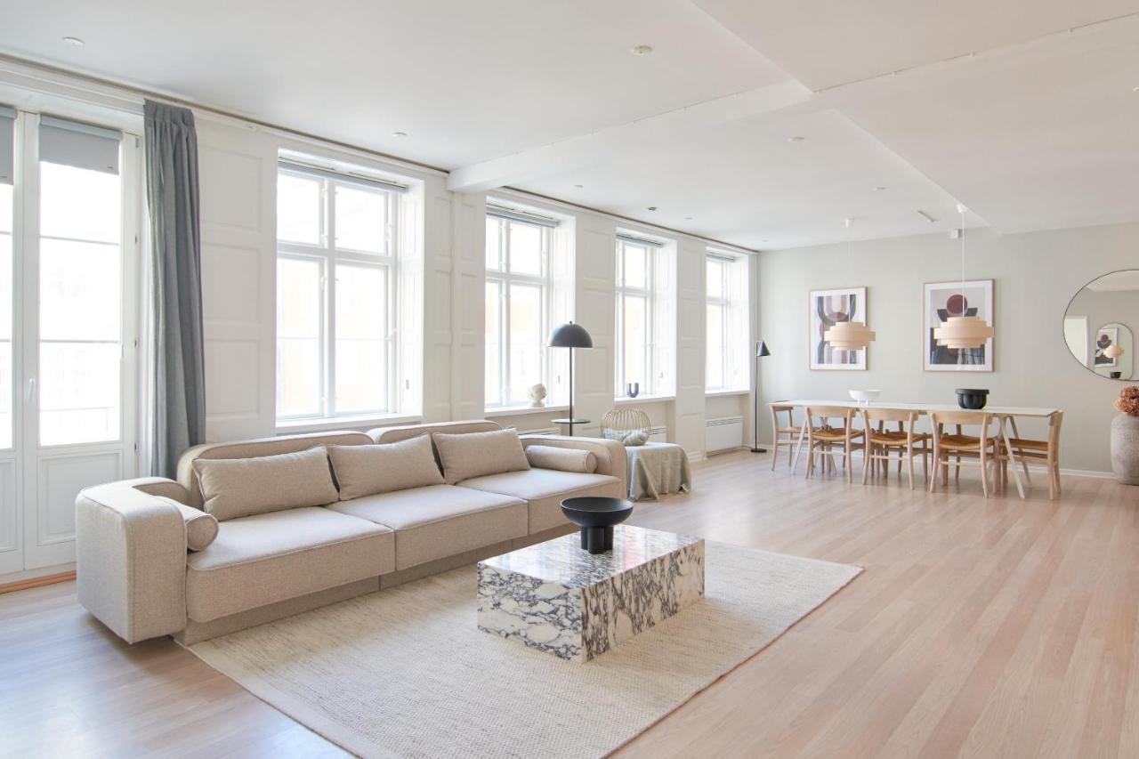 2br In Vibrant & Colourful Nyhavn København