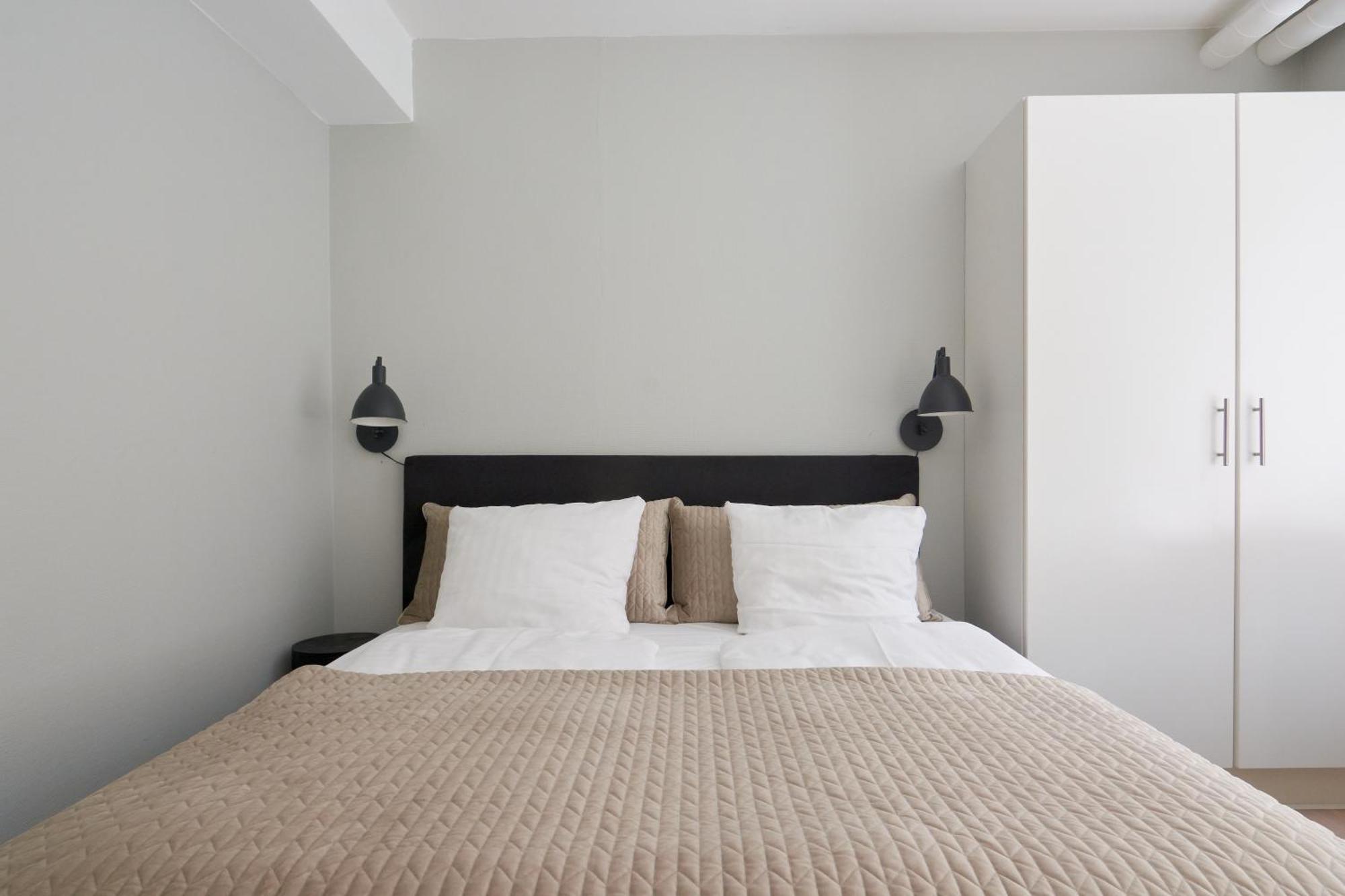 2br In Vibrant & Colourful Nyhavn Leilighet *